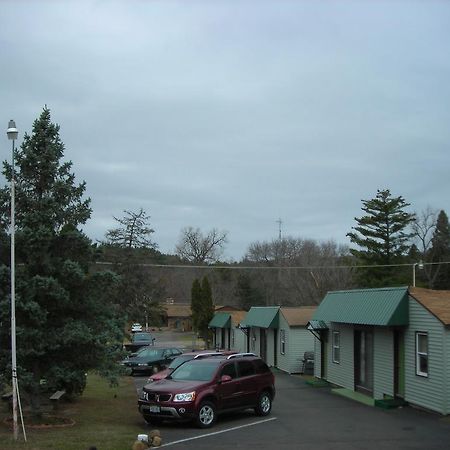 ויסקונסין דלס Deer Trail Motel מראה חיצוני תמונה