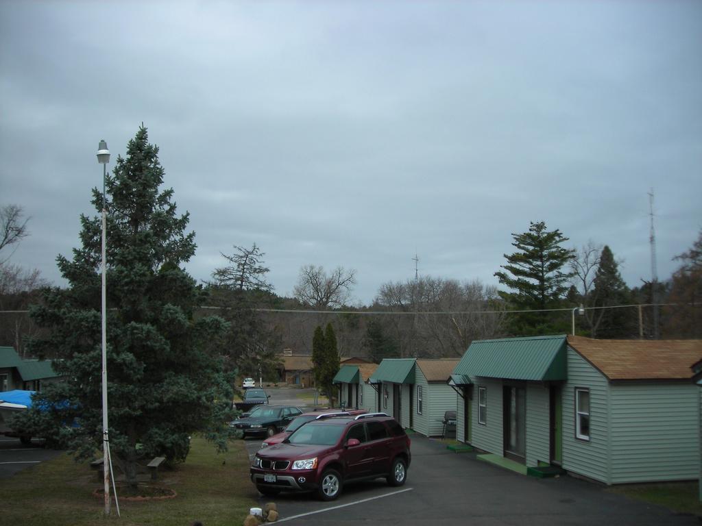 ויסקונסין דלס Deer Trail Motel מראה חיצוני תמונה