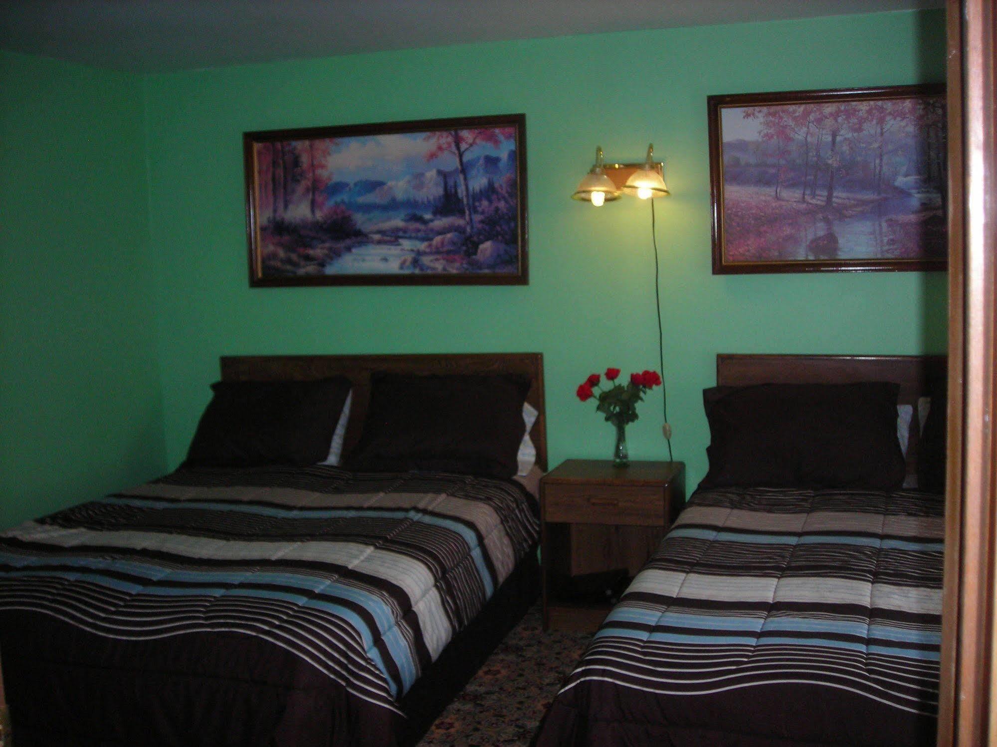 ויסקונסין דלס Deer Trail Motel מראה חיצוני תמונה
